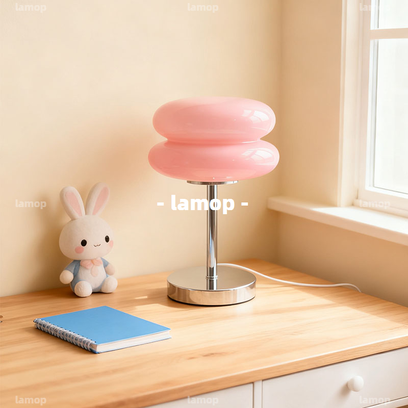 مصباح طاولة جانبي كريمي بتصميم - مراجعة Lightings Decoration وسعره